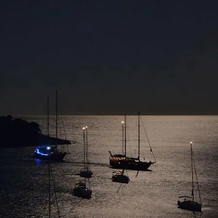 Appartement In With Sea View, Balcony, Air Conditioning, Wifi 5197-2 *