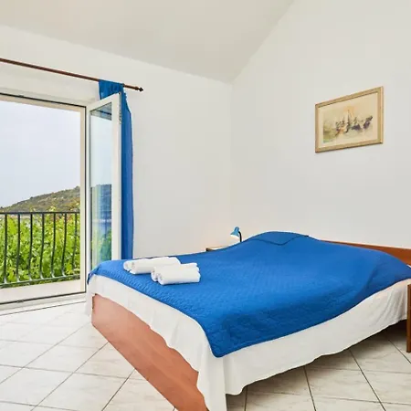 Apartment In With Sea View, Balcony, Air Conditioning, Wifi 5197-2 *
