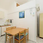 Apartman In With Sea View, Balcony, Air Conditioning, Wifi 5197-2 Saplunara
